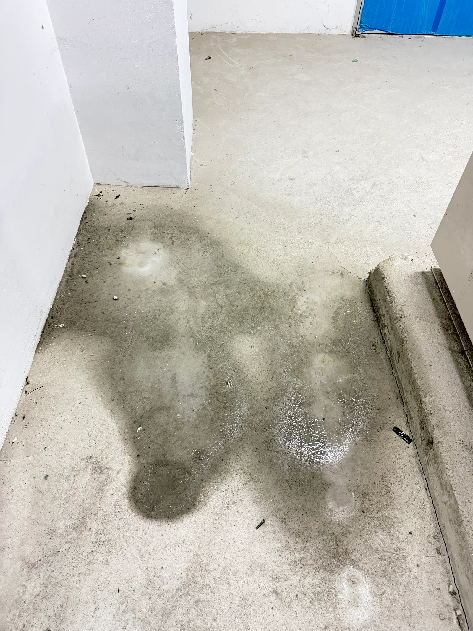 서울 서초구 누수탐지: 천장에서 물이 떨어질 때 먼저 해야 할 안전 조치 — 전기 설비 주변 젖음 대응 관련 현장 이미지 2